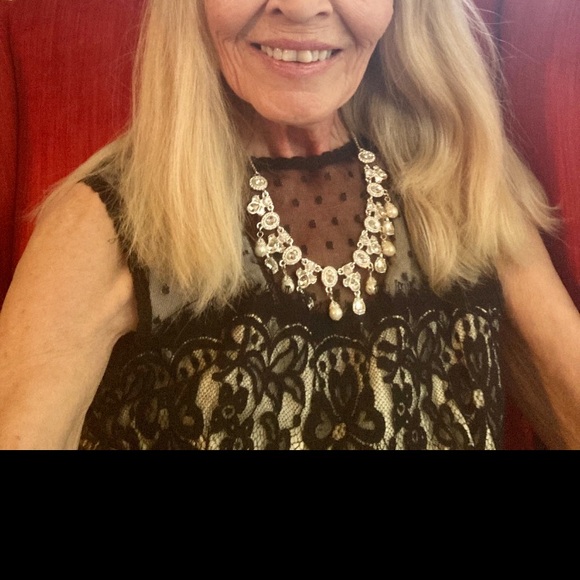 Crystals & Pearls Necklace - Picture 8 of 8